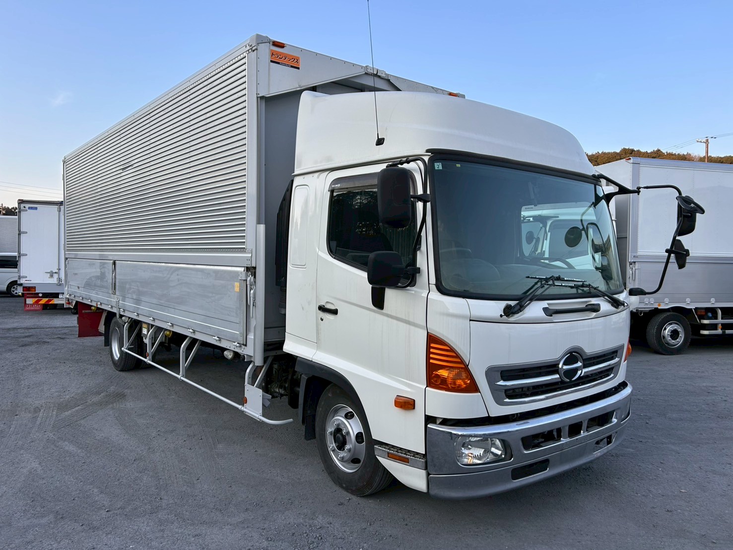 日野レンジャー 中型アルミウイング 中古